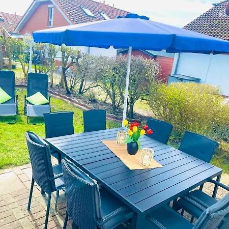 Luettje Deichvilla Backbord Holiday home *