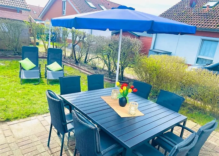 Luettje Deichvilla Backbord Holiday home *