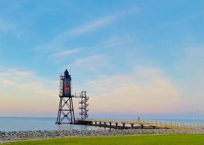 Luettje Deichvilla Backbord Holiday home *